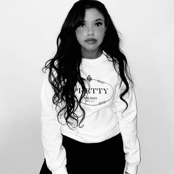 Pretty Crewneck - Picture 3 of 3